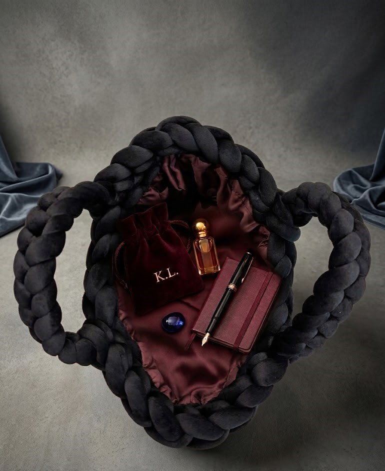 ##La Panthère – Cabas XXL Velvet Nero & Bordeaux##